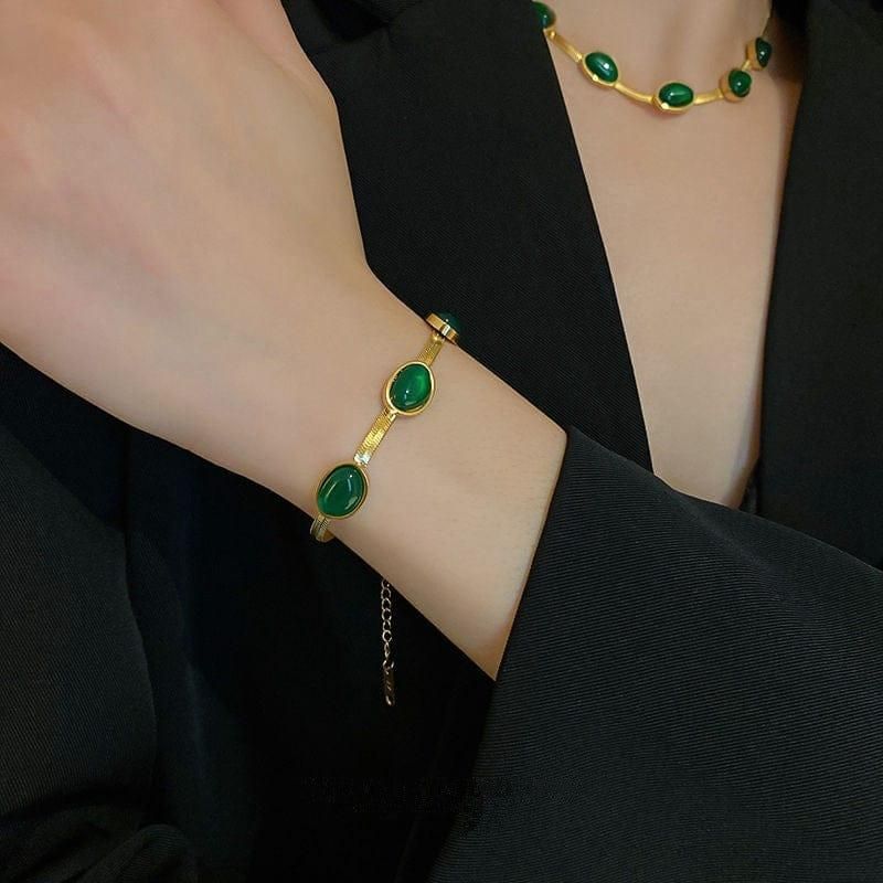 Emerald Grace Oval Crystal Necklace & Bracelet Set